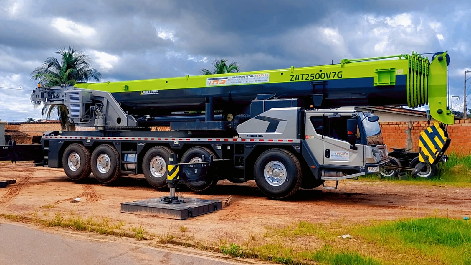 Guindaste telescópico de 160 toneladas da Transrental Service em Belém